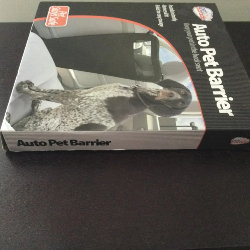 BRAND NEW FACTORY PACK, PET STAYS SAFE PET PARADE AUTO PET BARRIER UNIVERSAL